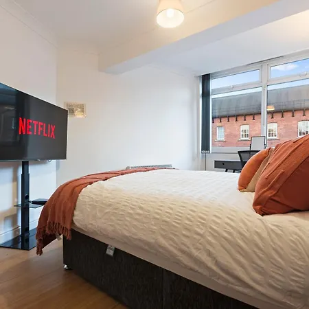 Elegant Flat In Prime Location -Sleeps 4 - Parking Apartment Leeds  Exterior photo