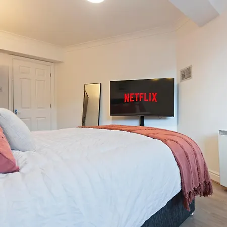 Elegant Flat In Prime Location -Sleeps 4 - Parking Apartment Leeds  Exterior photo