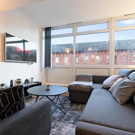 Elegant Flat In Prime Location -Sleeps 4 - Parking Apartment Leeds  Exterior photo