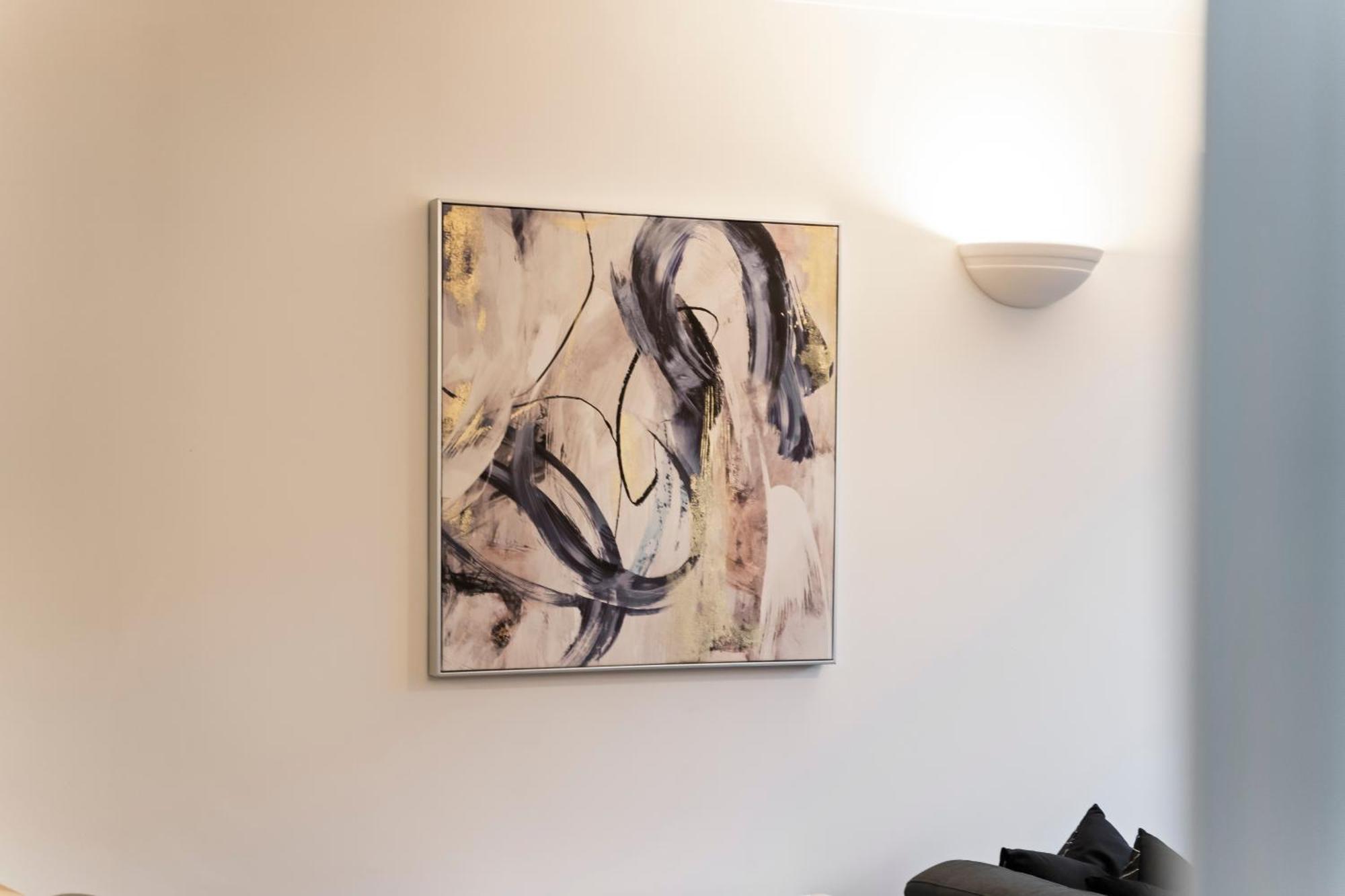 Apartment Elegant Flat In Prime Location -sleeps 4 - Parking *